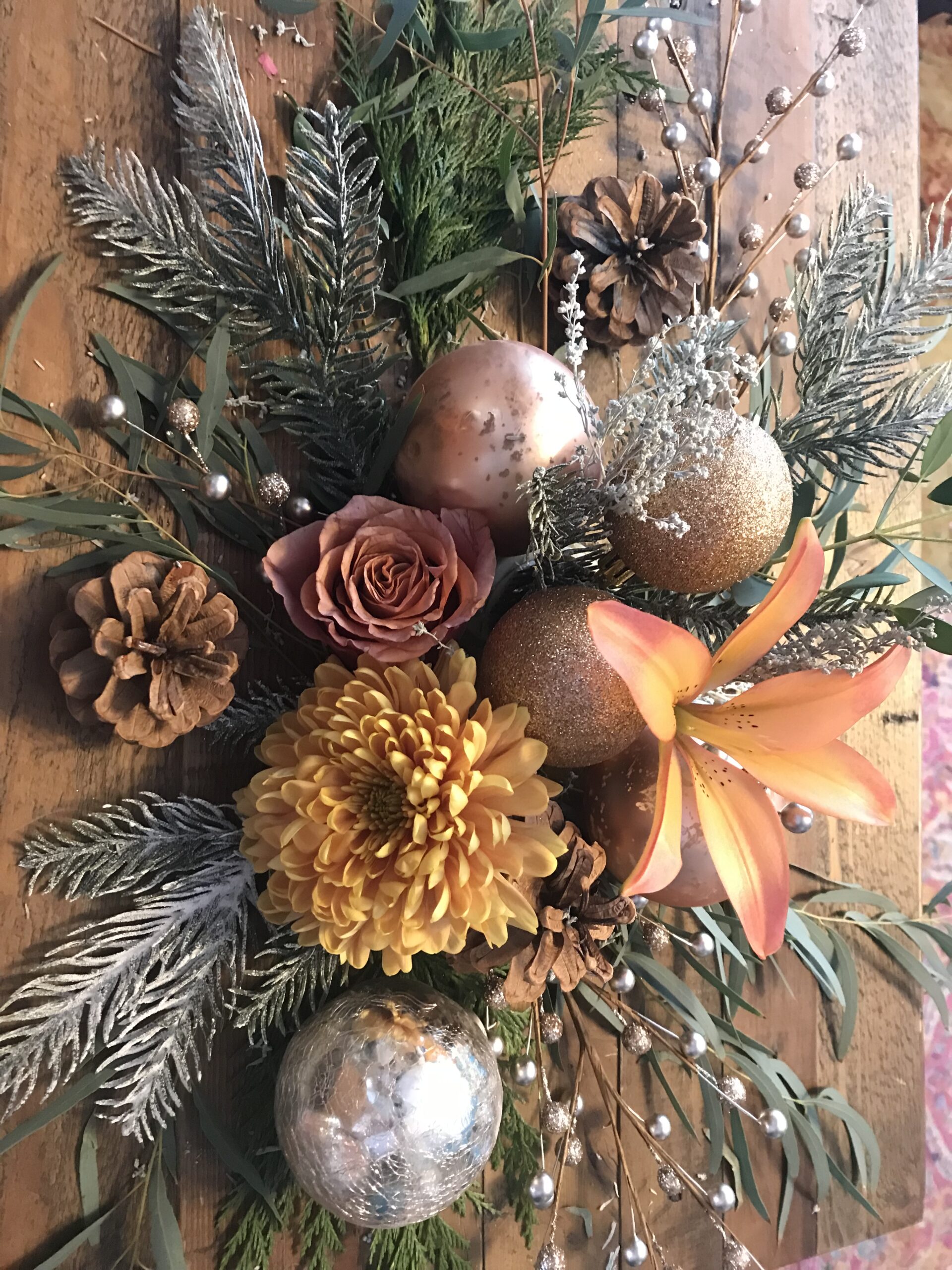 Festive Holiday Flowers - Image 8