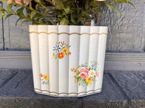 Vintage Parisian Chic Flower Filled Tea Tin - Image 4